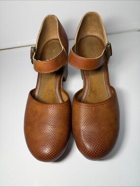 b.o.c. Born Concept Gia Womens Clogs Shoes Size 10M Tan Leather Mary Jane Retro